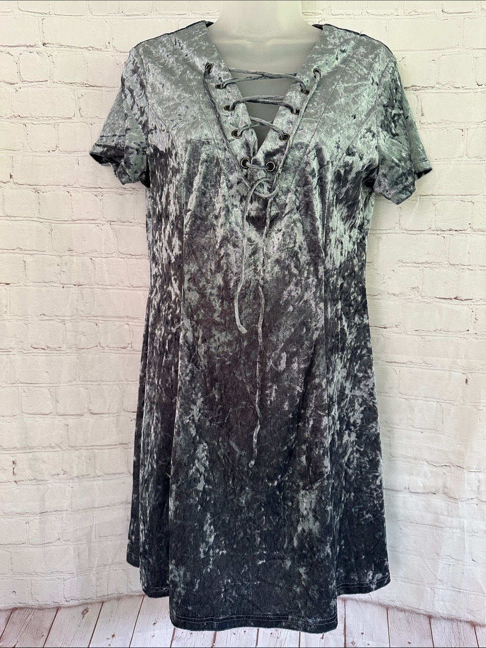She + Sky NWT Crushed Velvet Lace-Up V-Neck Short Sleeve Dress - Ice Blue M